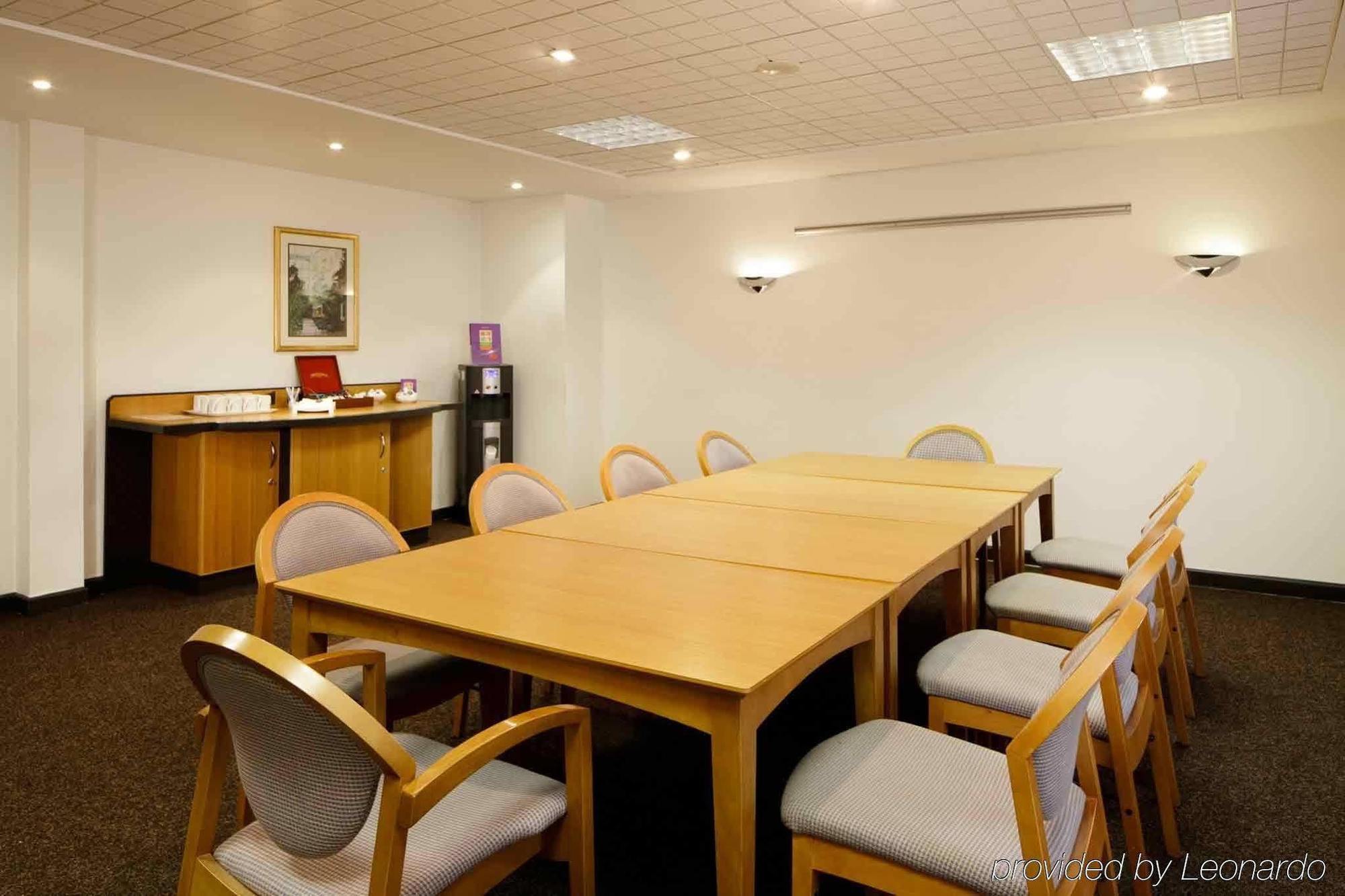 โรงแรมไอบิสลินคอล์น North Hykeham ภายนอก รูปภาพ